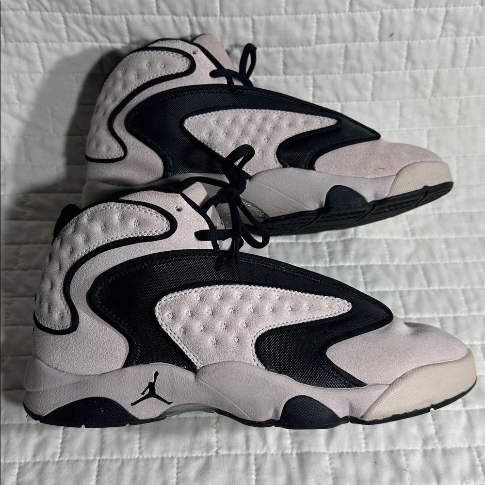 Nike Air Jordan OG "Barely Rose" sneakers - Picture 2 of 8